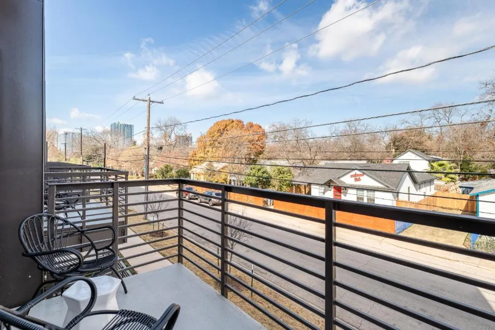 49 Navasota Street #201 Austin, TX 78702