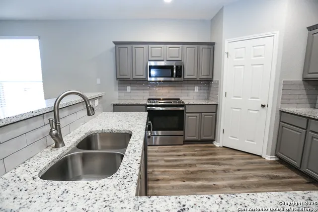 253 CORDERO DR Cibolo, TX 78108