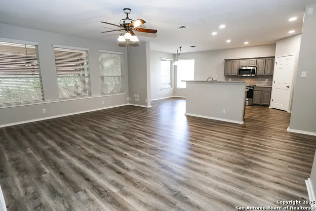253 CORDERO DR Cibolo, TX 78108
