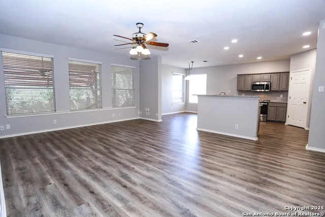 253 CORDERO DR Cibolo, TX 78108
