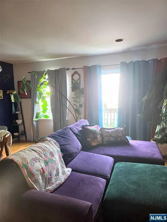 45 Royal 28 Hawthorne, NJ 07506