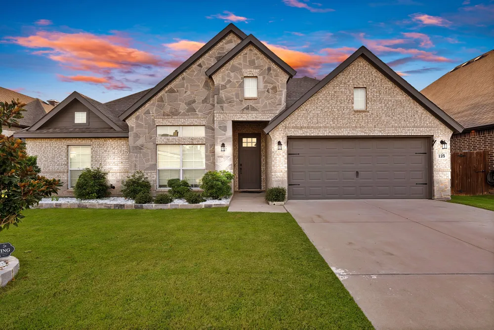 125 Colonial Drive Joshua, TX 76058