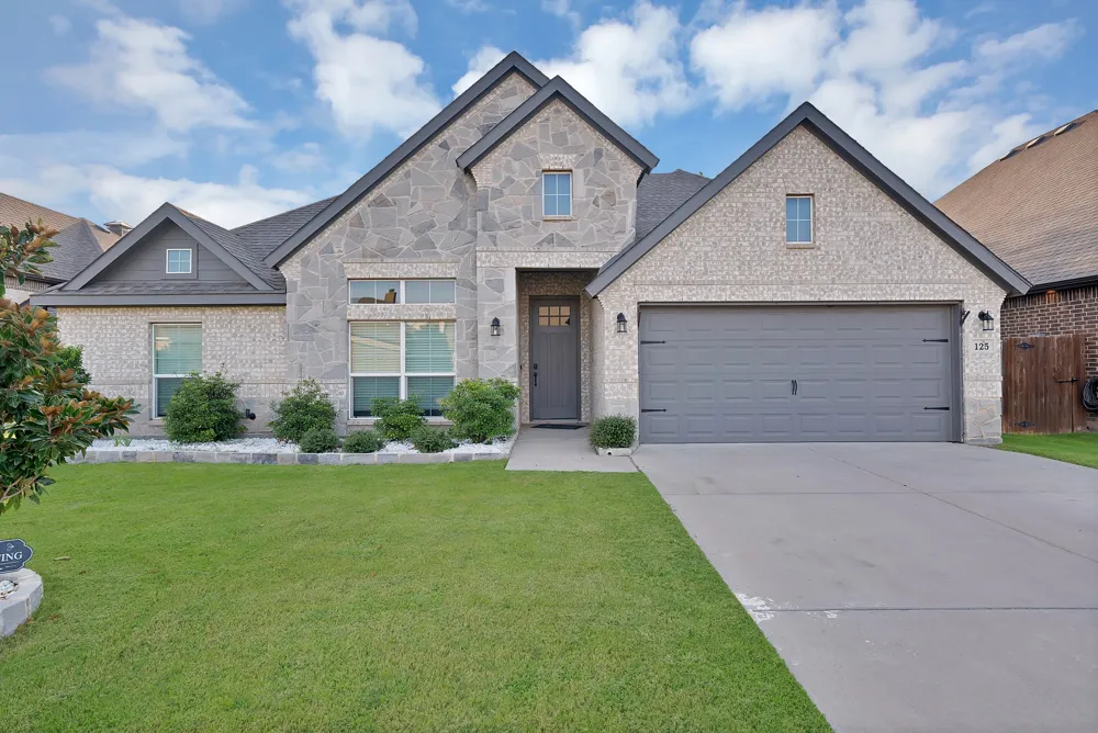 125 Colonial Drive Joshua, TX 76058