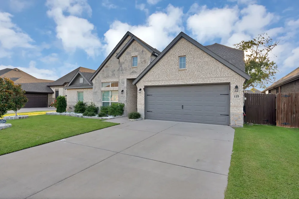 125 Colonial Drive Joshua, TX 76058