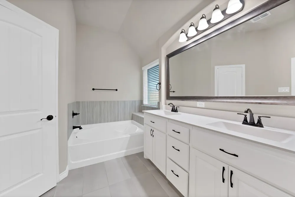 125 Colonial Drive Joshua, TX 76058