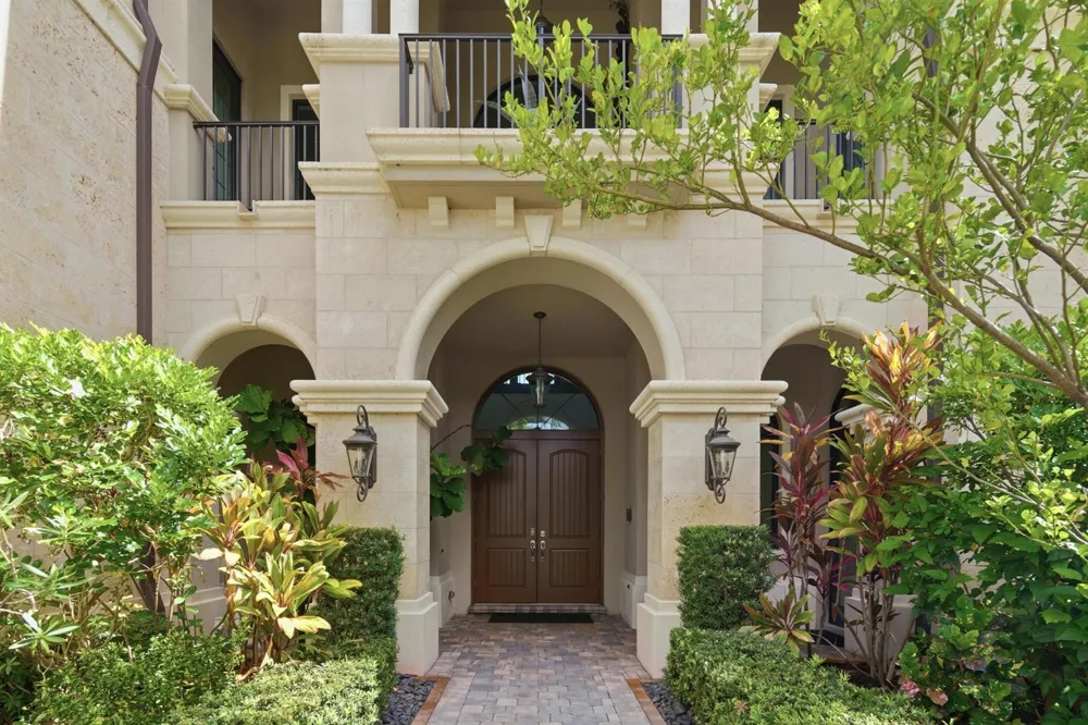 16907 Crown Bridge Drive Delray Beach, FL 33446