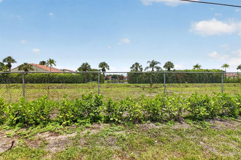 200 Normandy E #200 Delray Beach, FL 33484