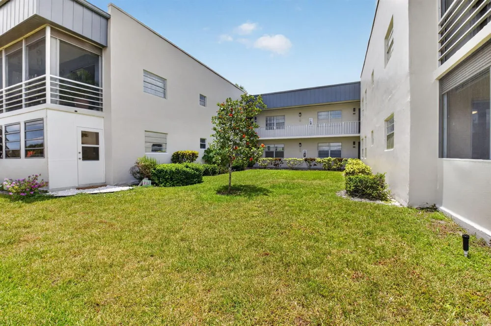 200 Normandy E #200 Delray Beach, FL 33484