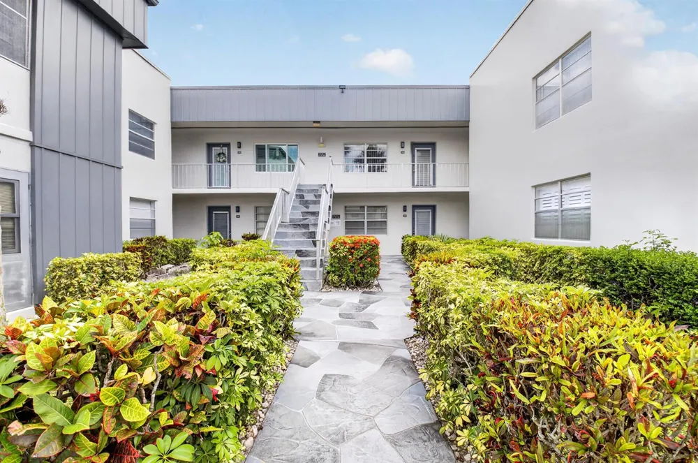 200 Normandy E #200 Delray Beach, FL 33484