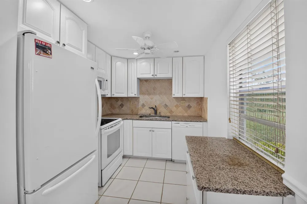 200 Normandy E #200 Delray Beach, FL 33484