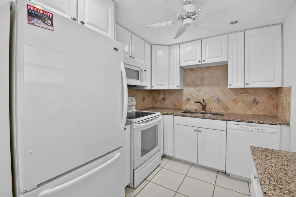 200 Normandy E #200 Delray Beach, FL 33484