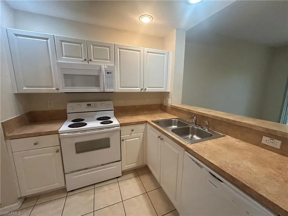 4255 Liron Avenue #102 Fort Myers, FL 33916