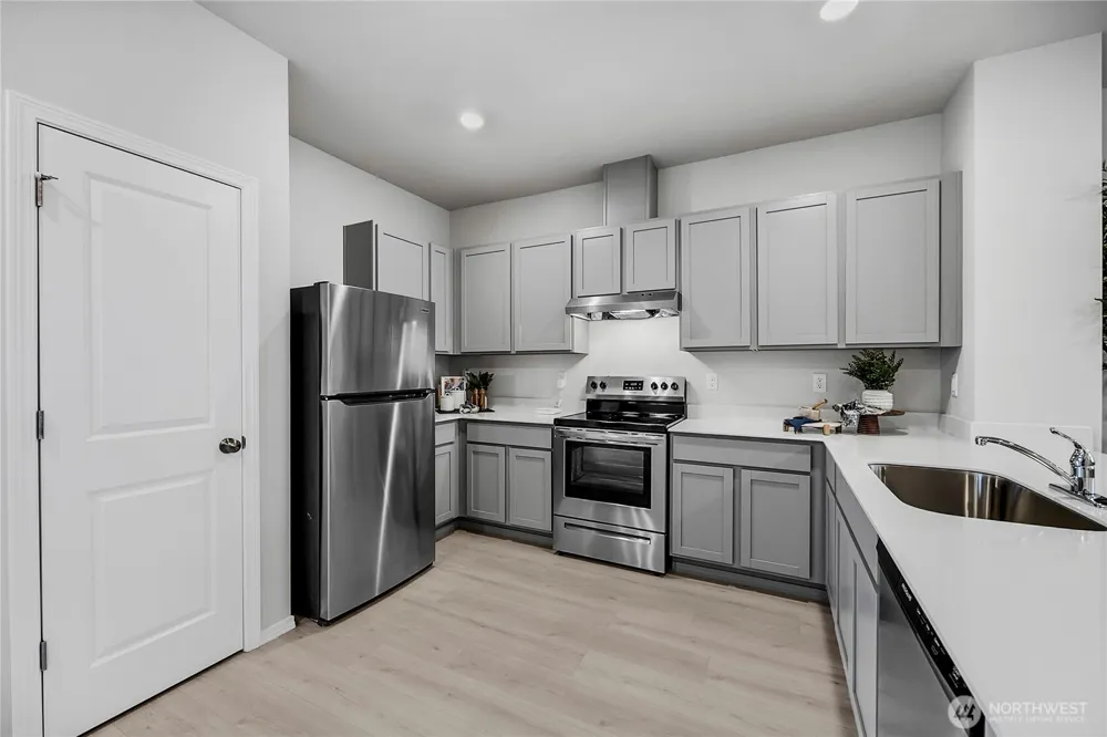 34155 Pinnacle Peak Avenue SE Black Diamond, WA 98010