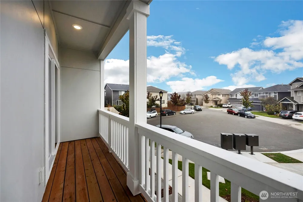 34155 Pinnacle Peak Avenue SE Black Diamond, WA 98010