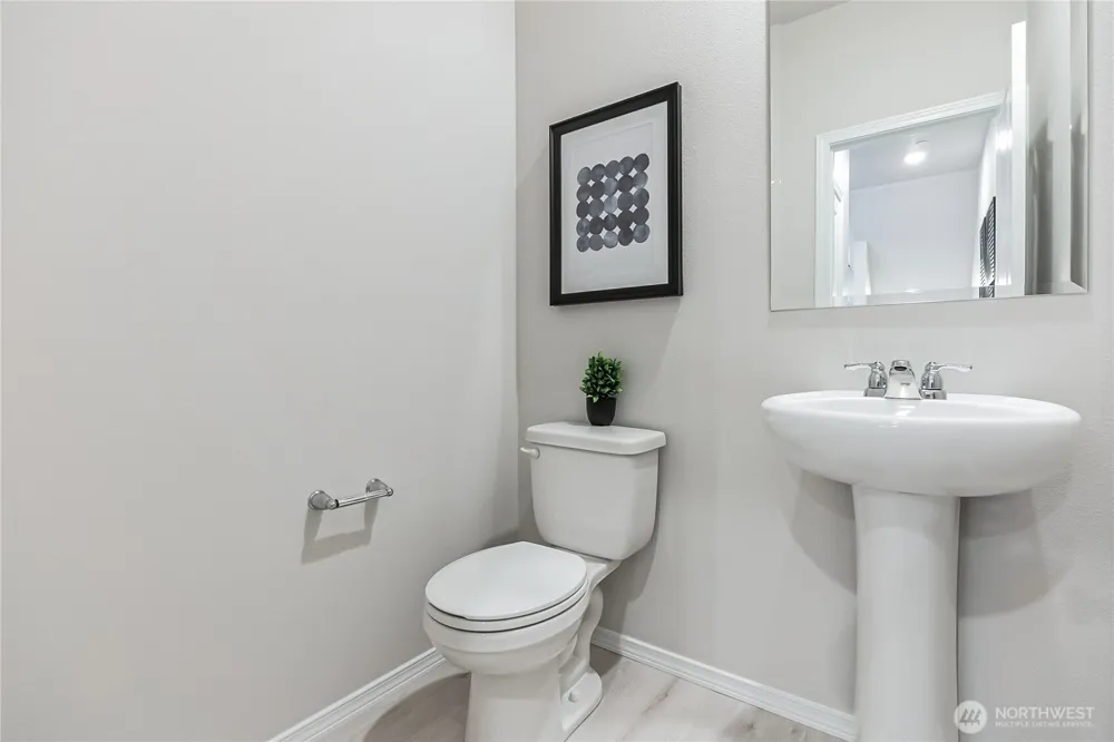 34155 Pinnacle Peak Avenue SE Black Diamond, WA 98010