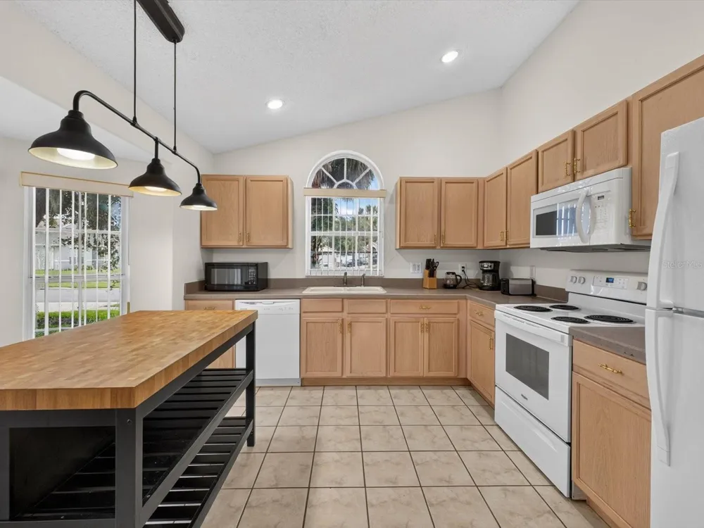 8014 SPRING CREEK DRIVE Kissimmee, FL 34747