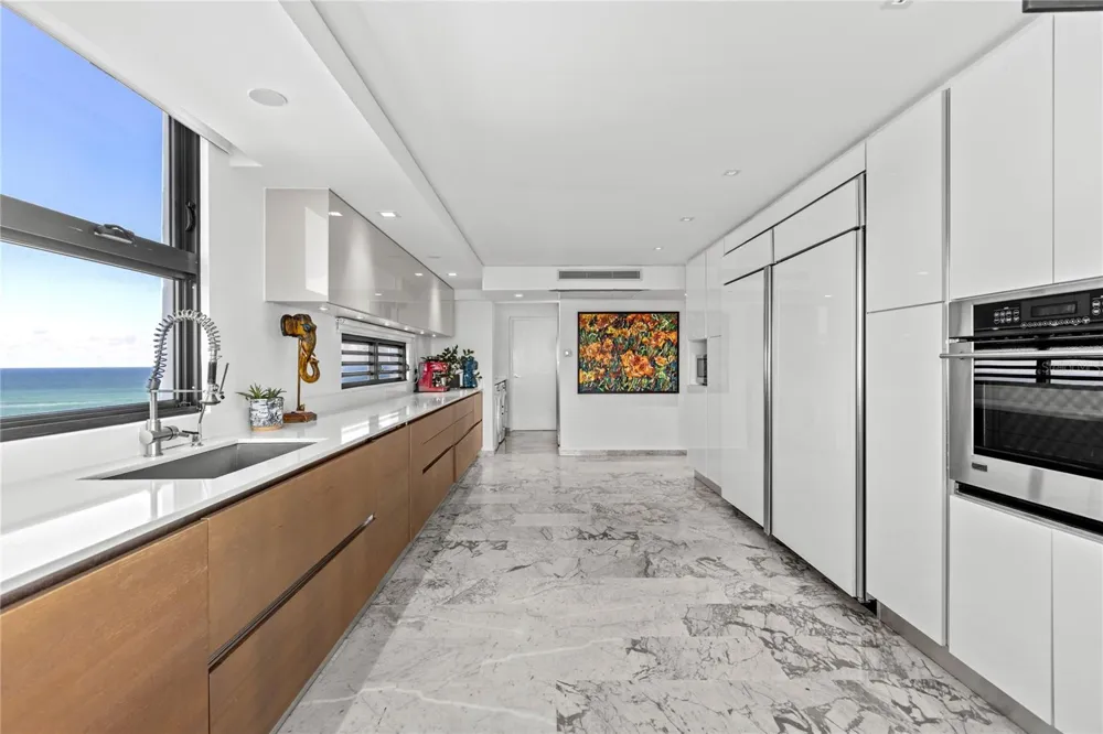 888 ASHFORD AVENUE CONDO. ASHFORD LAGOON PLAZA CONDADO #16 San Juan, PR 00907