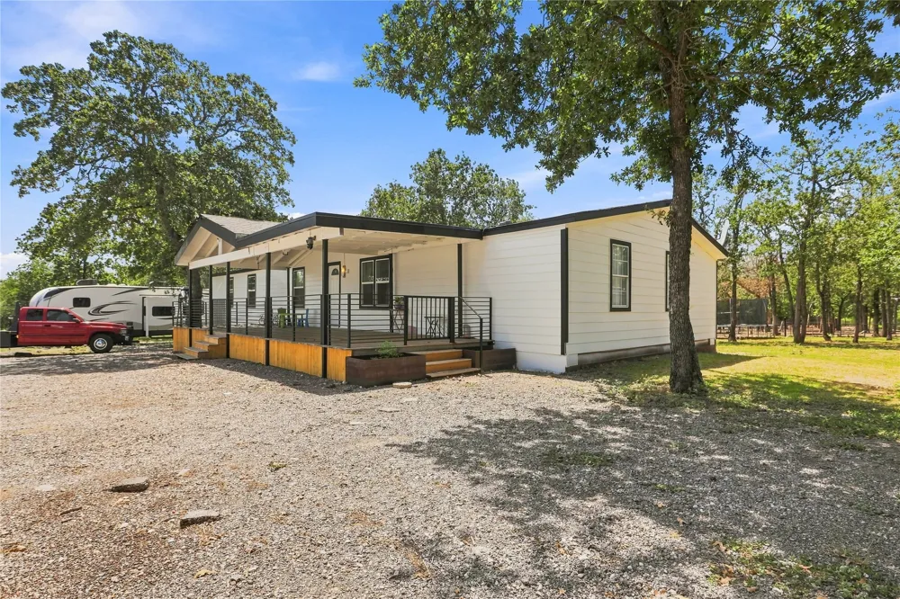 485 Bridgestone Court Lockhart, TX 78644