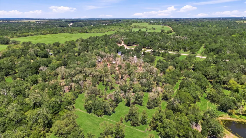 485 Bridgestone Court Lockhart, TX 78644