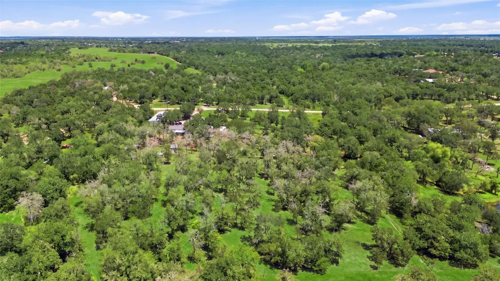 485 Bridgestone Court Lockhart, TX 78644