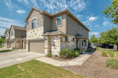 2880 Donnell Drive #204
