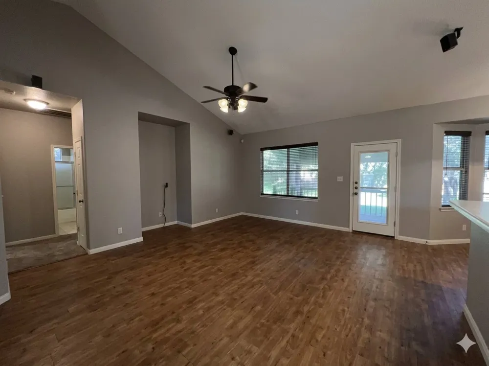 903 Oakwood Drive Leander, TX 78641