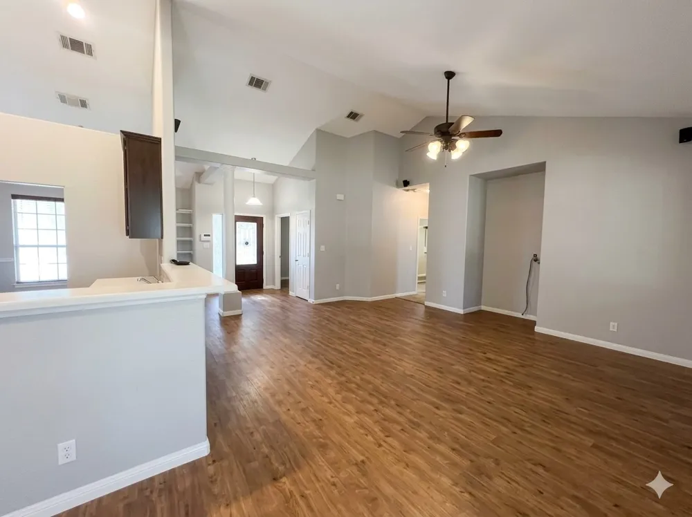 903 Oakwood Drive Leander, TX 78641