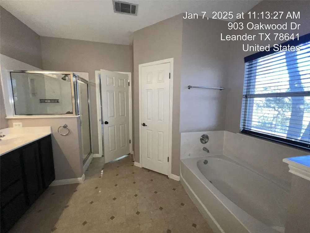 903 Oakwood Drive Leander, TX 78641