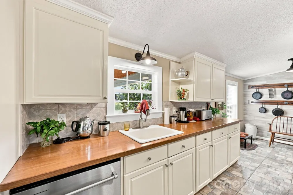 670 & 552 Whitley Road Siler City, NC 27344
