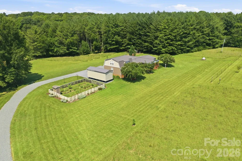 670 & 552 Whitley Road Siler City, NC 27344
