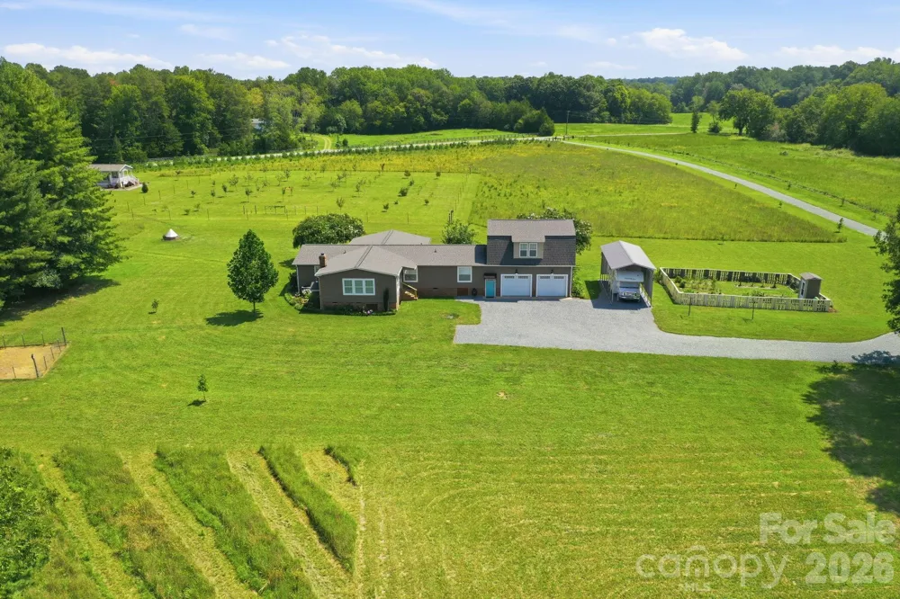 670 & 552 Whitley Road Siler City, NC 27344