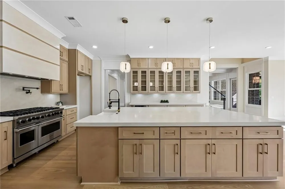 6222 Bridgewood Dr Buford, GA 30518