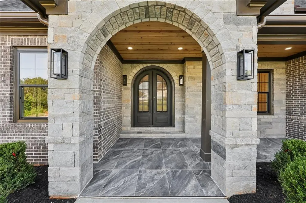 6222 Bridgewood Dr Buford, GA 30518