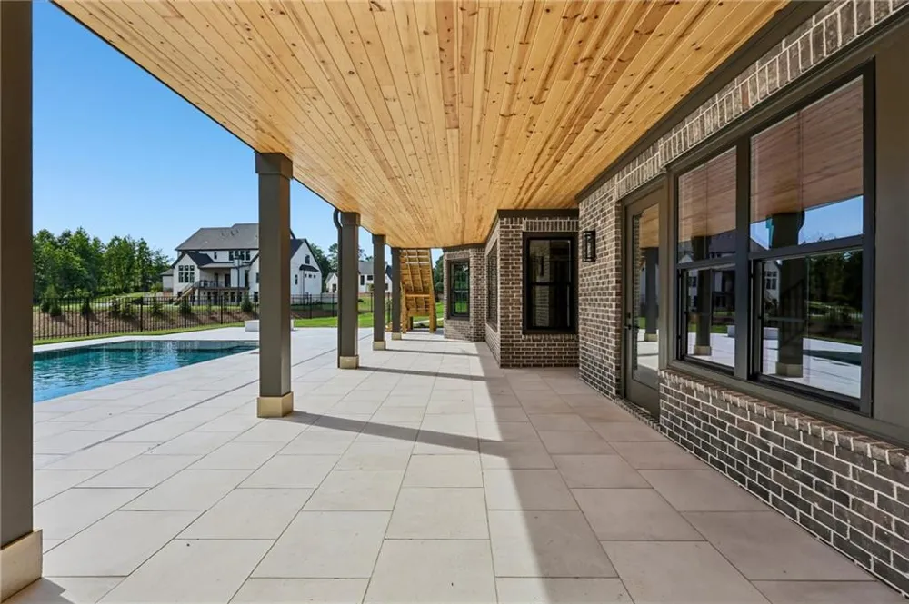 6222 Bridgewood Dr Buford, GA 30518