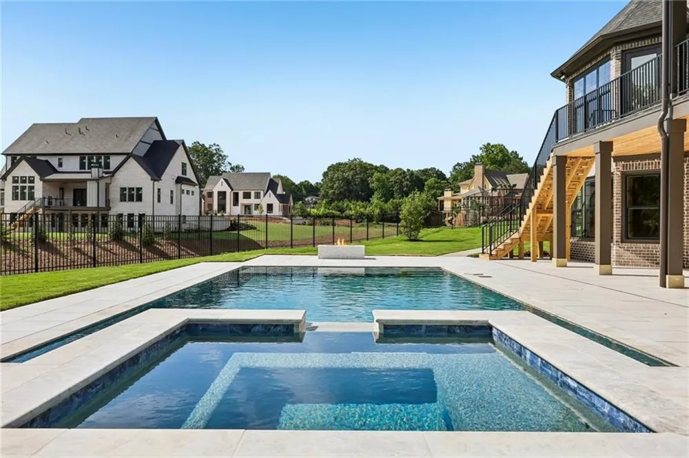 6222 Bridgewood Dr Buford, GA 30518