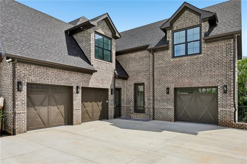 6222 Bridgewood Dr Buford, GA 30518