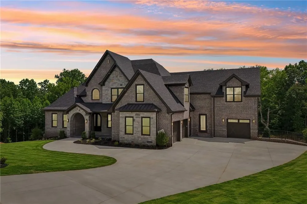 6222 Bridgewood Dr Buford, GA 30518