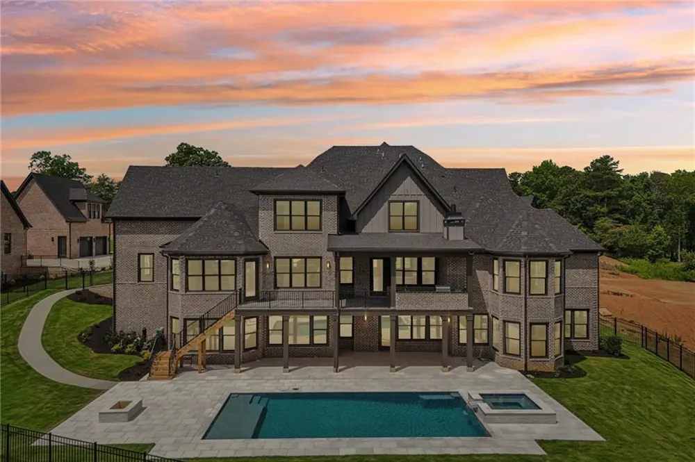 6222 Bridgewood Dr Buford, GA 30518