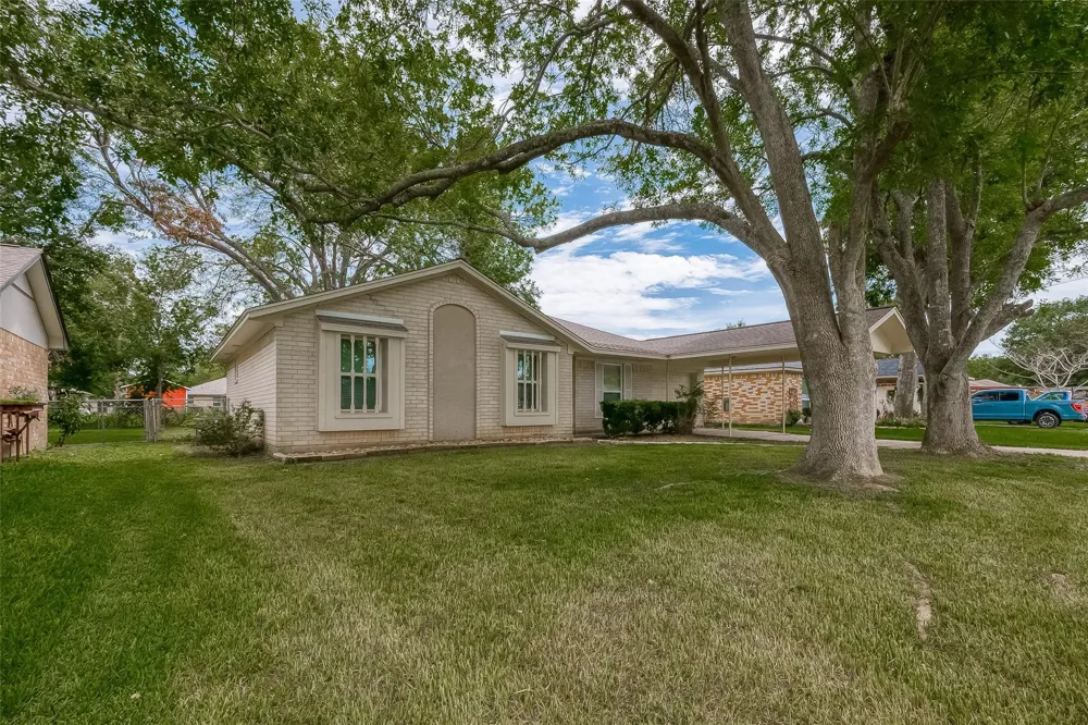 3327 Beasley Avenue Needville, TX 77461