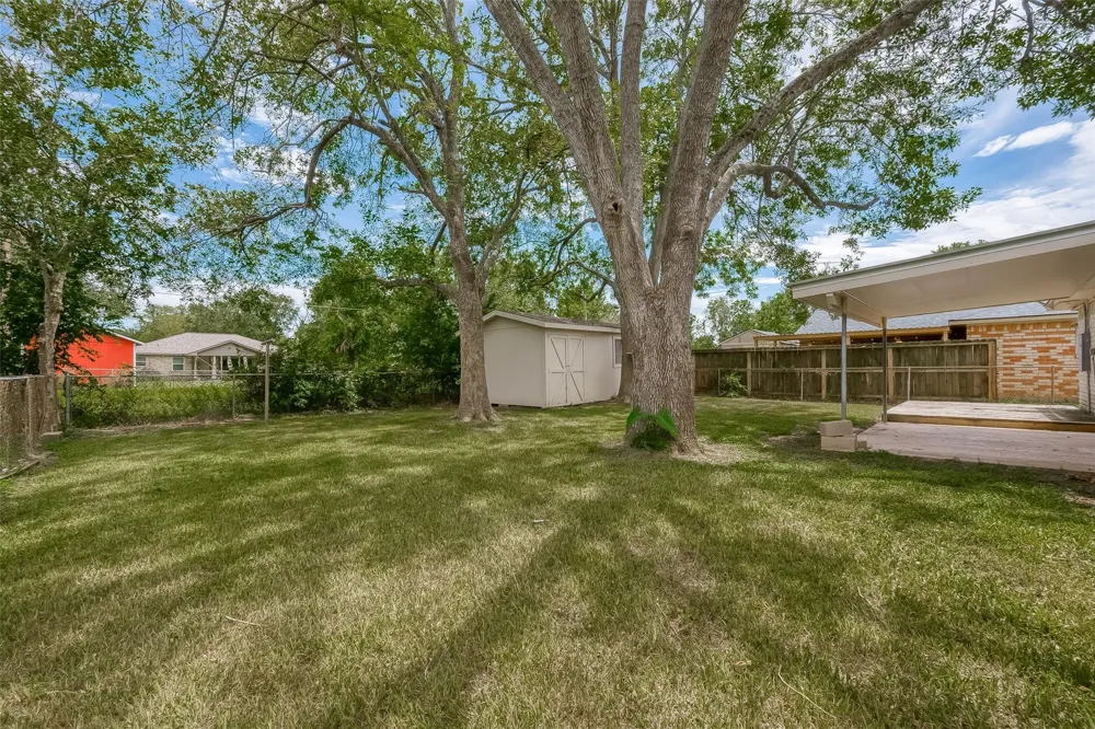 3327 Beasley Avenue Needville, TX 77461