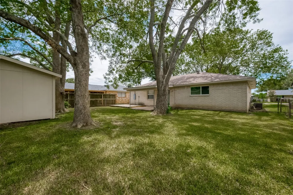 3327 Beasley Avenue Needville, TX 77461