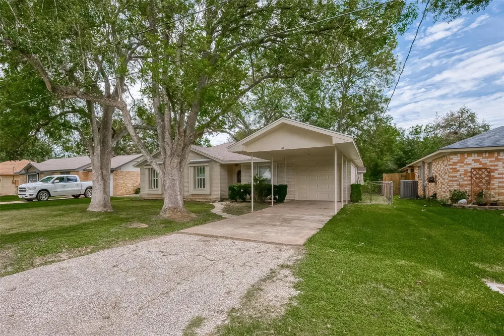 3327 Beasley Avenue Needville, TX 77461