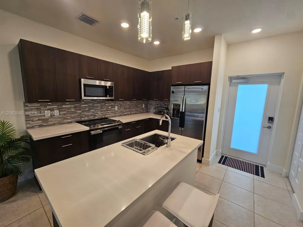 8301 NW 41st St #B-402 Doral, FL 33166