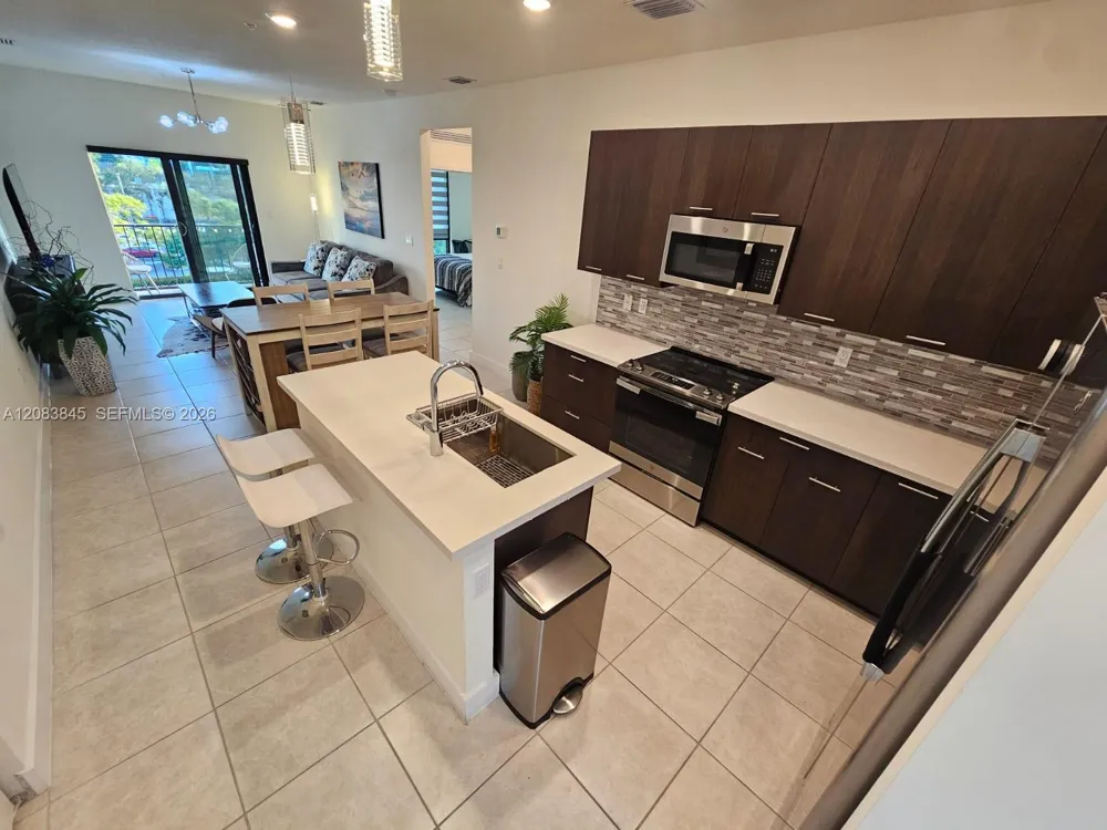 8301 NW 41st St #B-402 Doral, FL 33166