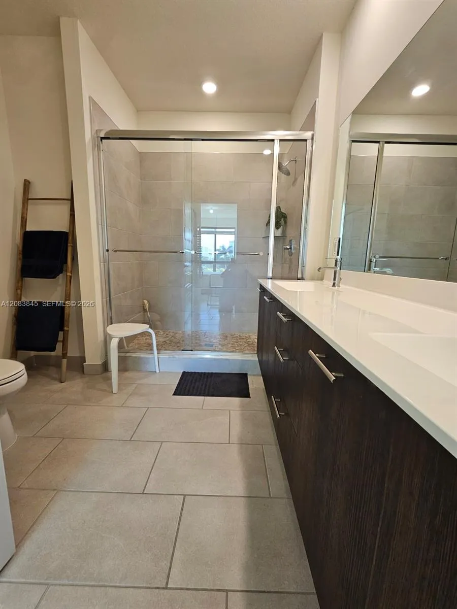 8301 NW 41st St #B-402 Doral, FL 33166