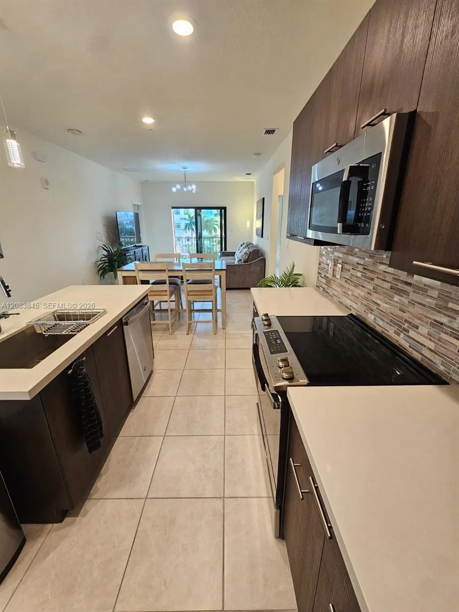 8301 NW 41st St #B-402 Doral, FL 33166