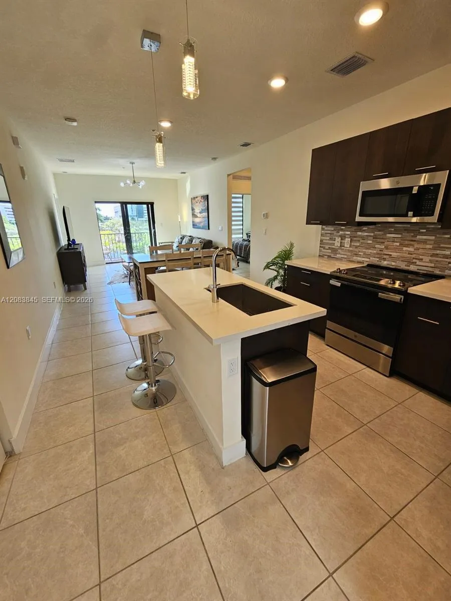 8301 NW 41st St #B-402 Doral, FL 33166