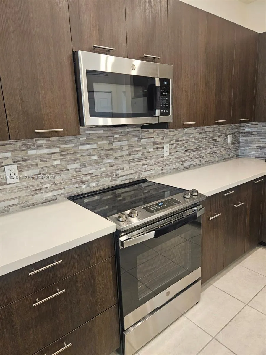 8301 NW 41st St #B-402 Doral, FL 33166