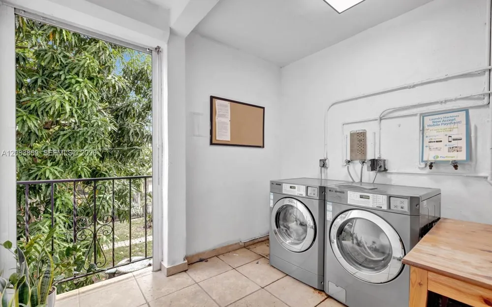 1939 Jefferson St #103 Hollywood, FL 33020