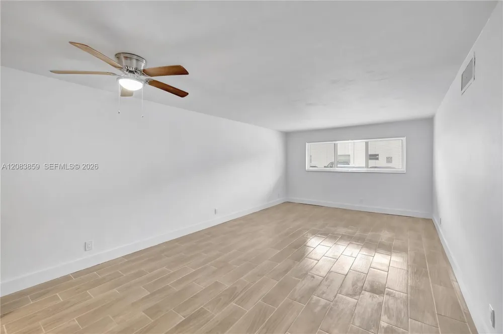 1939 Jefferson St #103 Hollywood, FL 33020
